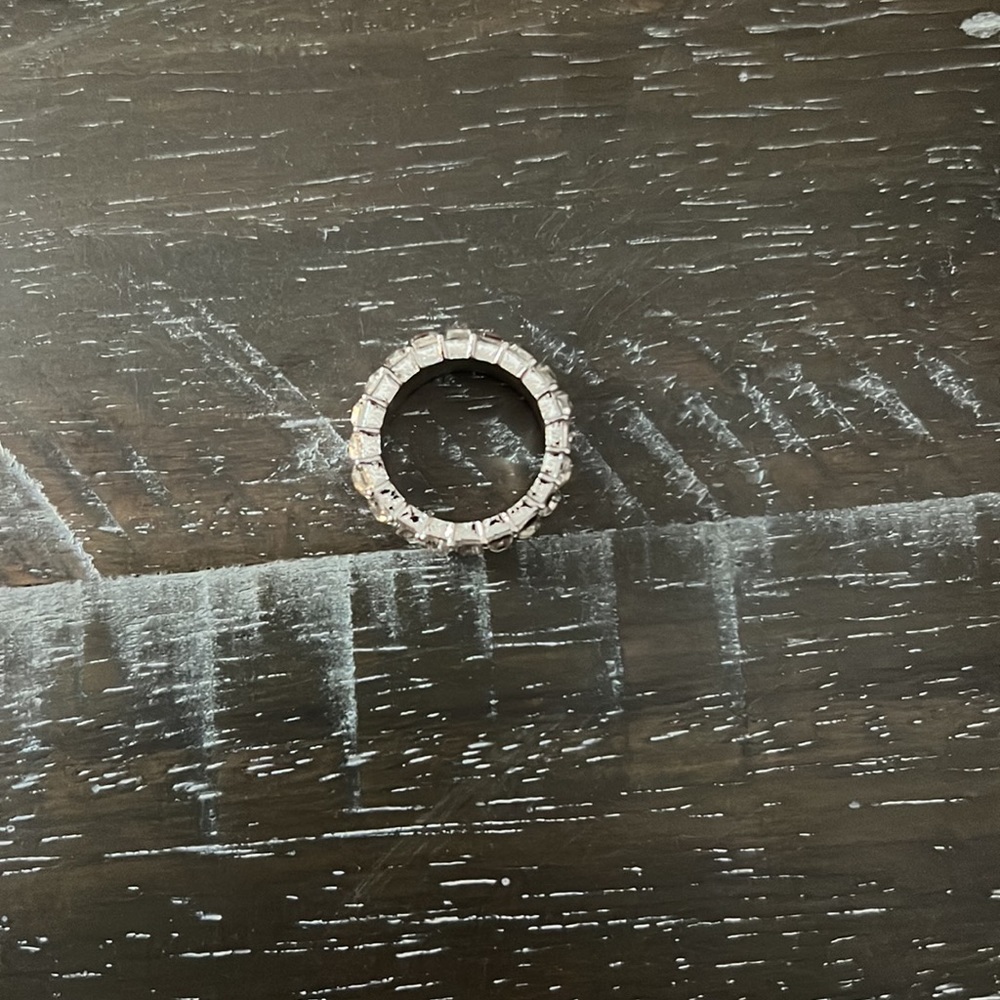 Large Ring - Picture 4 of 4